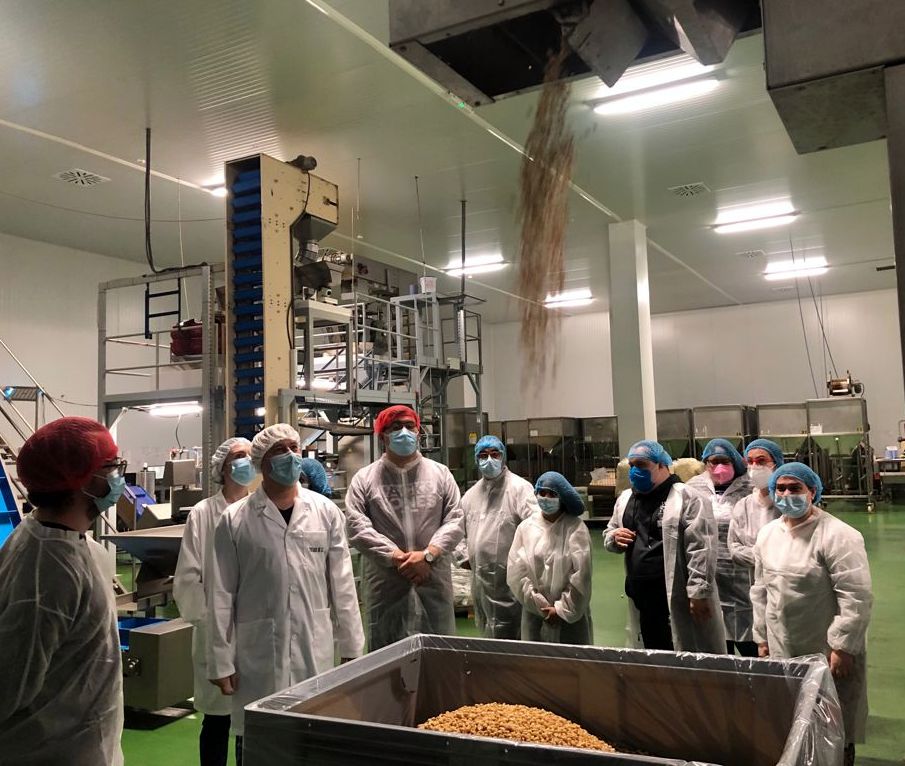 La Fundación Down Zaragoza visita la fábrica de Buenola